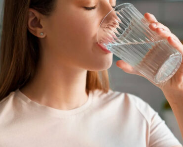 Mistakes While Drinking Water